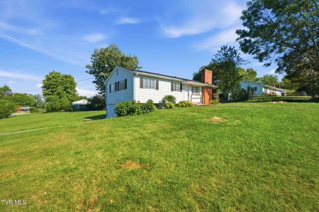 455 Robin Circle, Bristol, VA 24202