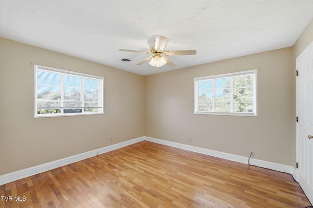 455 Robin Circle, Bristol, VA 24202