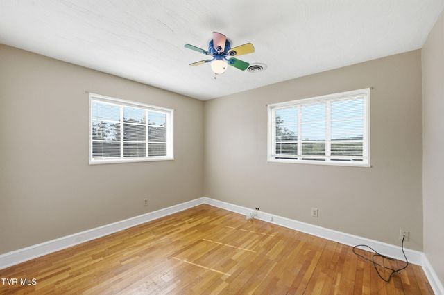 455 Robin Circle, Bristol, VA 24202