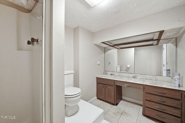 455 Robin Circle, Bristol, VA 24202