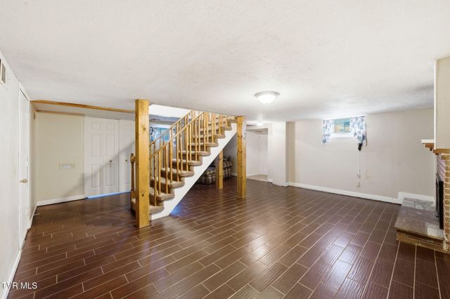 455 Robin Circle, Bristol, VA 24202