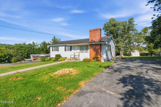 455 Robin Circle, Bristol, VA 24202