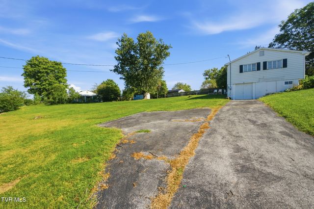 455 Robin Circle, Bristol, VA 24202