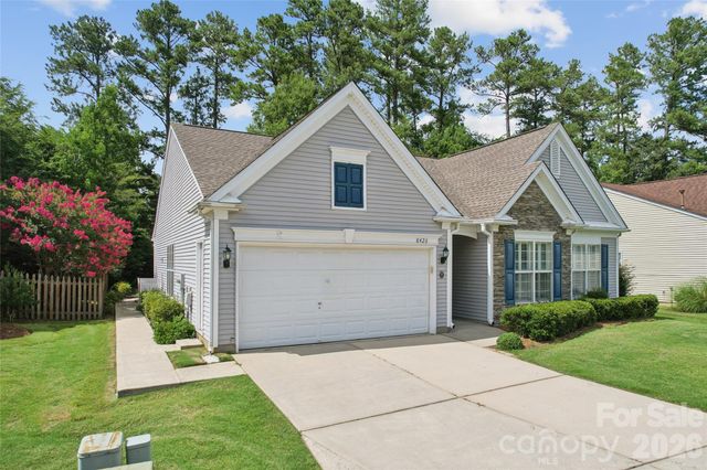 8426 Heron Glen Drive, Charlotte, NC 28269