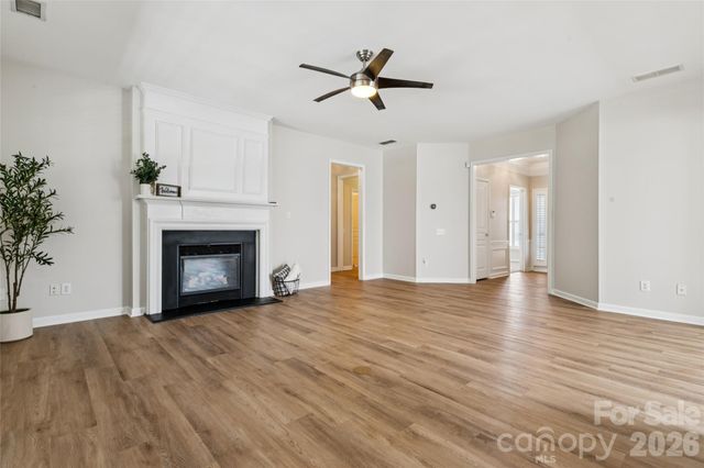 8426 Heron Glen Drive, Charlotte, NC 28269