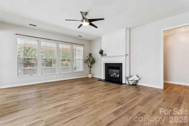 8426 Heron Glen Drive, Charlotte, NC 28269
