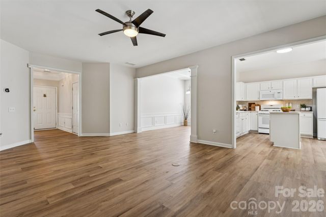 8426 Heron Glen Drive, Charlotte, NC 28269