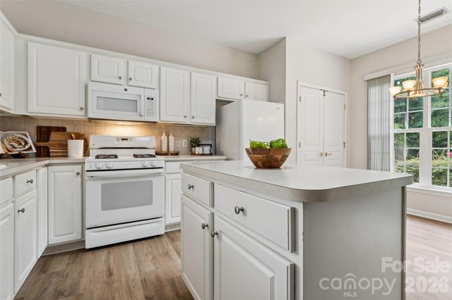 8426 Heron Glen Drive, Charlotte, NC 28269
