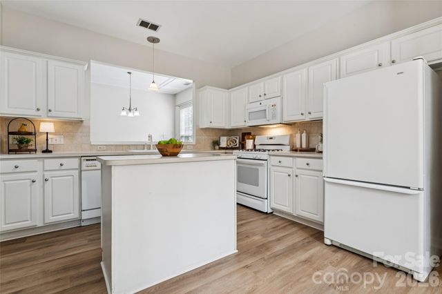 8426 Heron Glen Drive, Charlotte, NC 28269