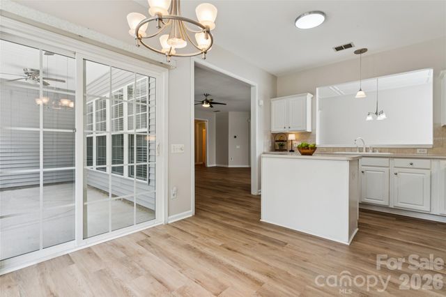 8426 Heron Glen Drive, Charlotte, NC 28269
