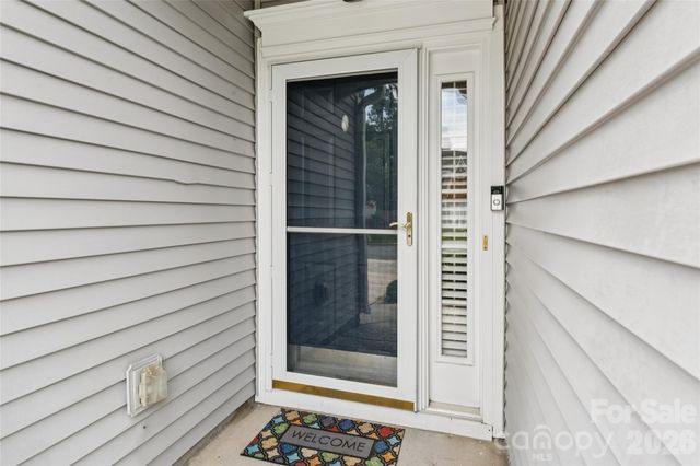 8426 Heron Glen Drive, Charlotte, NC 28269