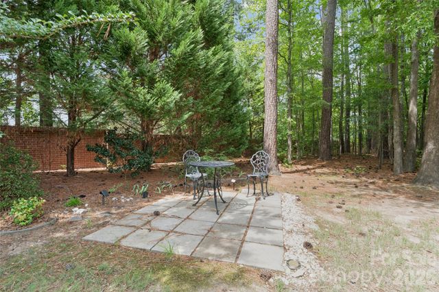 8426 Heron Glen Drive, Charlotte, NC 28269