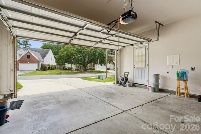 8426 Heron Glen Drive, Charlotte, NC 28269