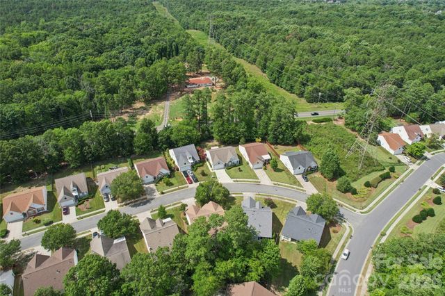8426 Heron Glen Drive, Charlotte, NC 28269