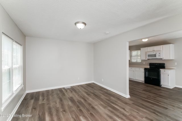 214 N 24th St, Louisville, KY 40212