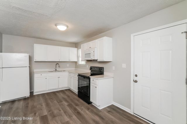 214 N 24th St, Louisville, KY 40212