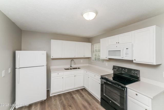 214 N 24th St, Louisville, KY 40212