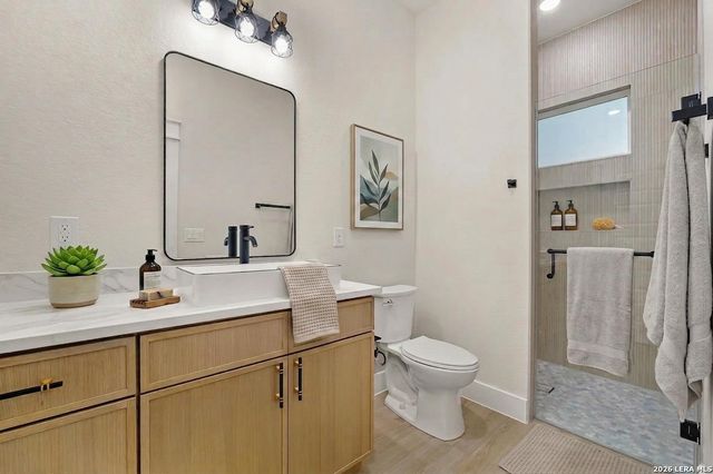 116 PIONEER DR, La Vernia, TX 78121