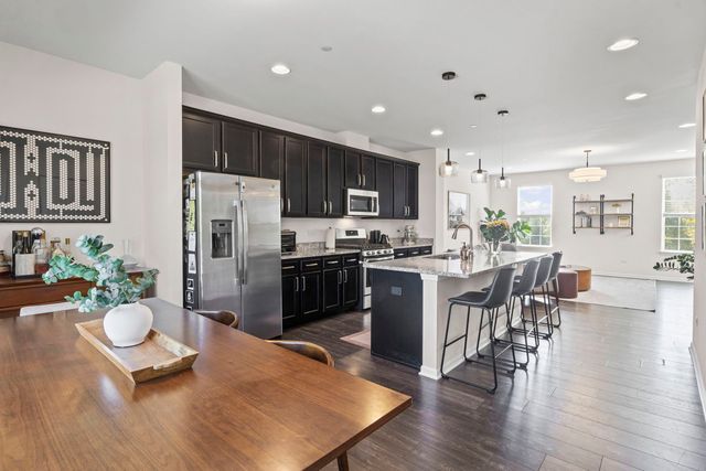 2548 Huntleigh Lane, Woodridge, IL 60517