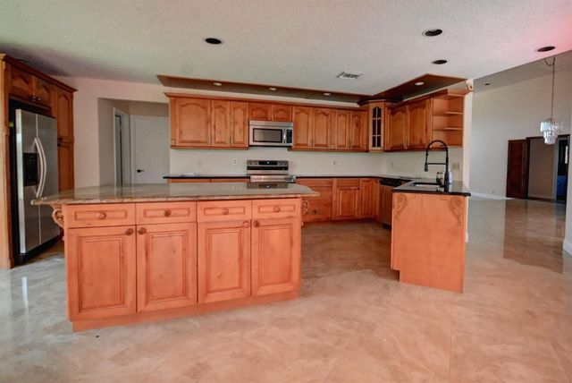19915 Back 9 Drive, Boca Raton, FL 33498