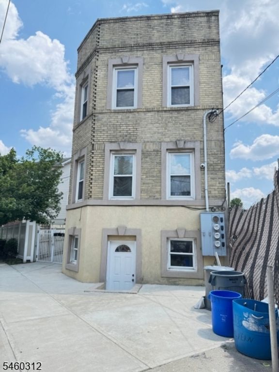 233 Malvern St, Newark City, NJ 07105 — exterior