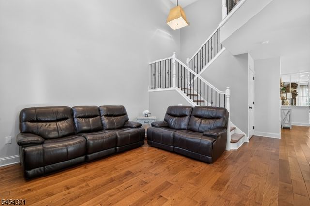 61 Dorchester Dr, Bernards Twp., NJ 07920