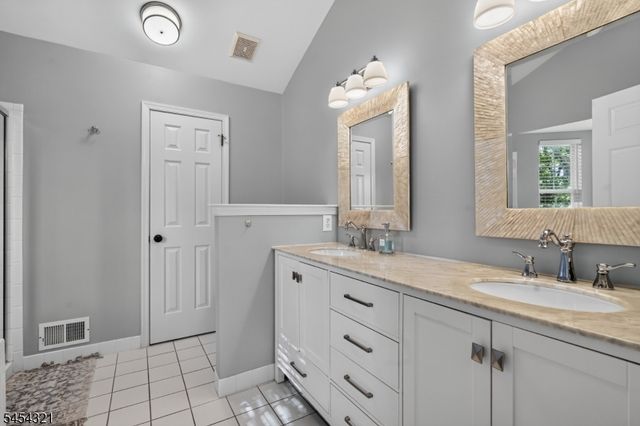 61 Dorchester Dr, Bernards Twp., NJ 07920