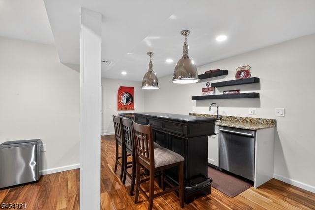 61 Dorchester Dr, Bernards Twp., NJ 07920