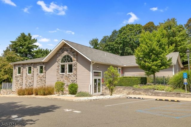 61 Dorchester Dr, Bernards Twp., NJ 07920