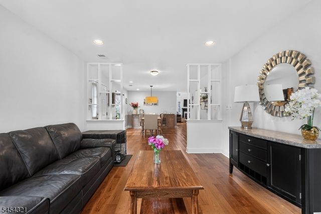 61 Dorchester Dr, Bernards Twp., NJ 07920