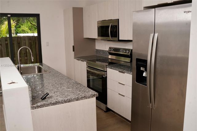 958 NW 10th Street 4, Florida City, FL 33034