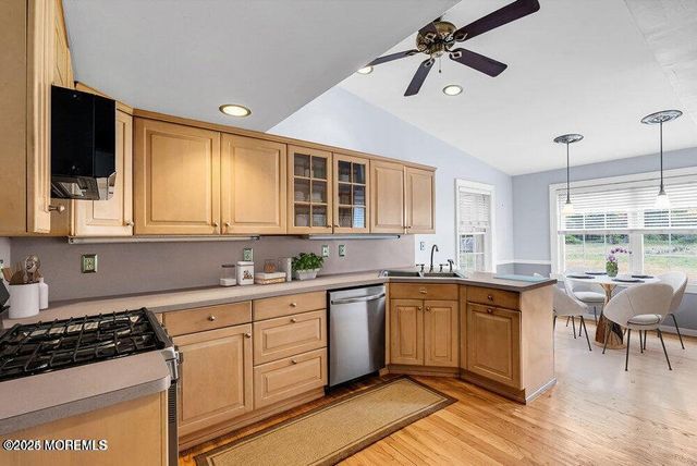 150 Easy Street, Howell, NJ 07731