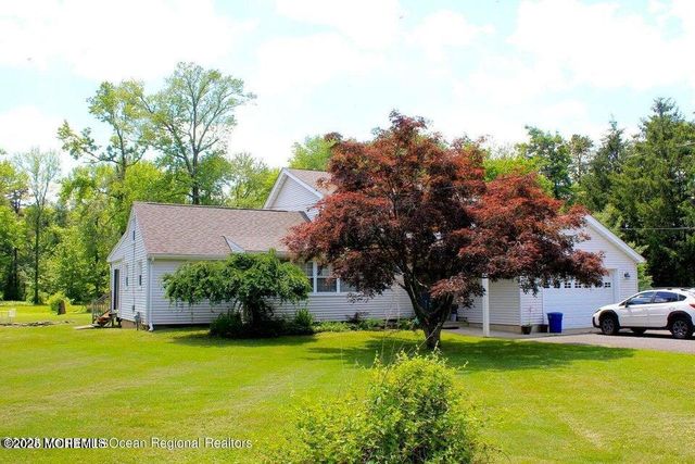 150 Easy Street, Howell, NJ 07731