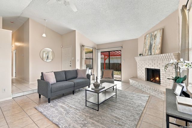 13447 PEBBLE HOLW, San Antonio, TX 78217