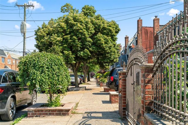 5902 70th Street, Maspeth, NY 11378