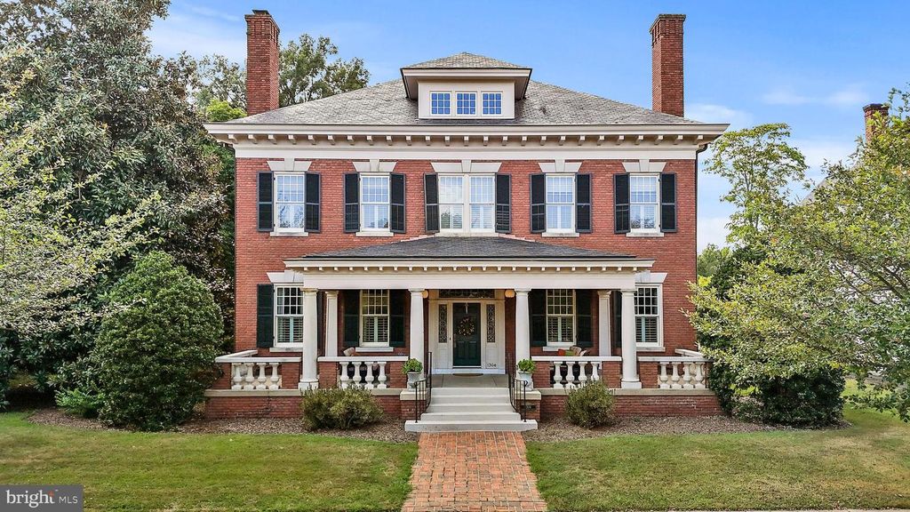 1304 WASHINGTON AVE, Fredericksburg, VA 22401