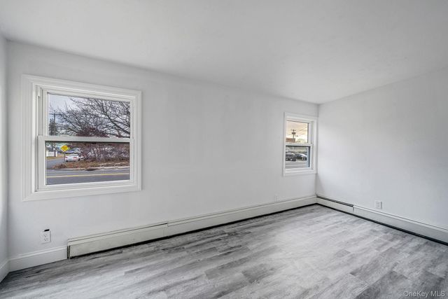 45 Redington Street, Bay Shore, NY 11706