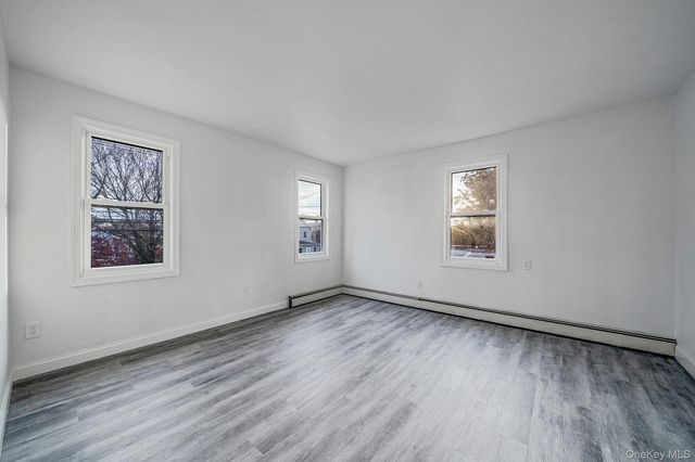 45 Redington Street, Bay Shore, NY 11706