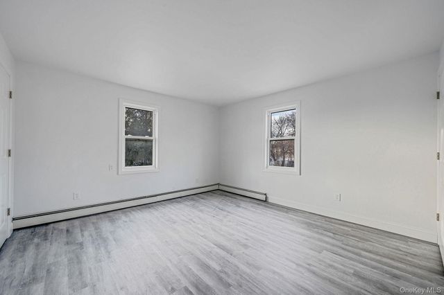 45 Redington Street, Bay Shore, NY 11706