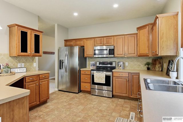13703 S 14th Street, Bellevue, NE 68123