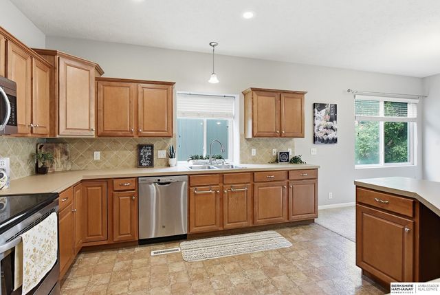 13703 S 14th Street, Bellevue, NE 68123