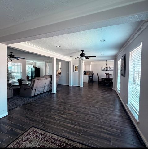 544 Brandon Road, Conroe, TX 77302