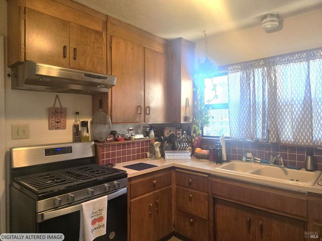 930 Georgia St, Santa Rosa, CA 95404