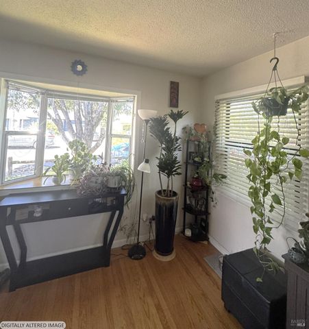 930 Georgia St, Santa Rosa, CA 95404