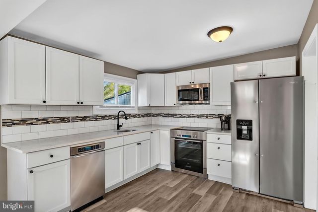 314 W SOMERDALE RD, Somerdale, NJ 08083