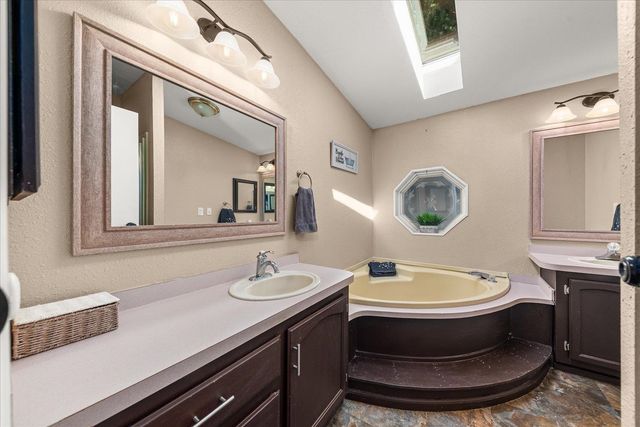 104 N Stevens Ave, Deer Park, WA 99006