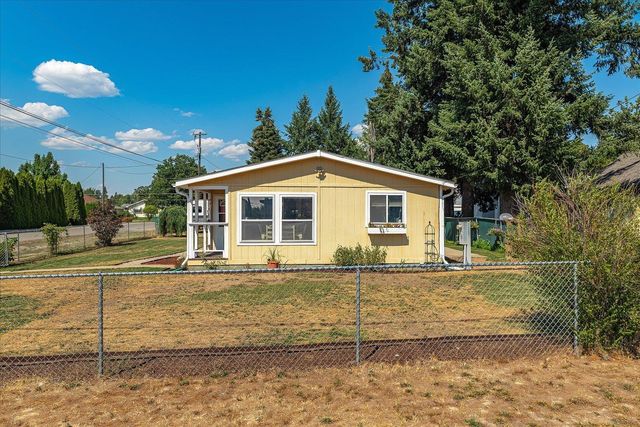 104 N Stevens Ave, Deer Park, WA 99006