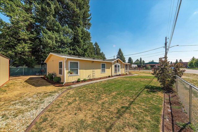 104 N Stevens Ave, Deer Park, WA 99006