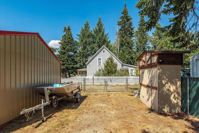 104 N Stevens Ave, Deer Park, WA 99006