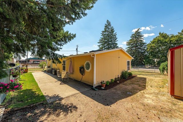 104 N Stevens Ave, Deer Park, WA 99006